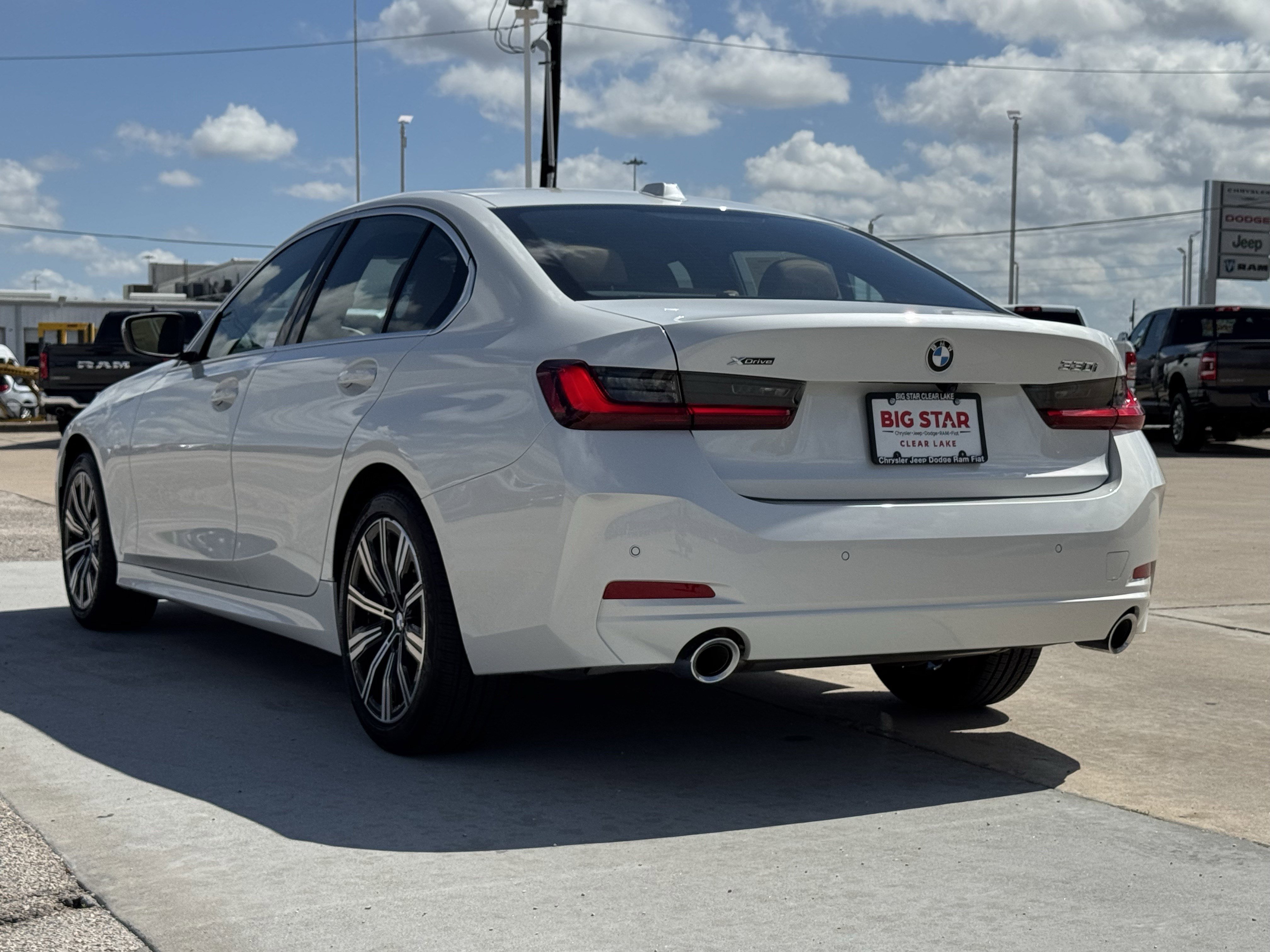 Used 2025 BMW 330i xDrive Sedan image 8