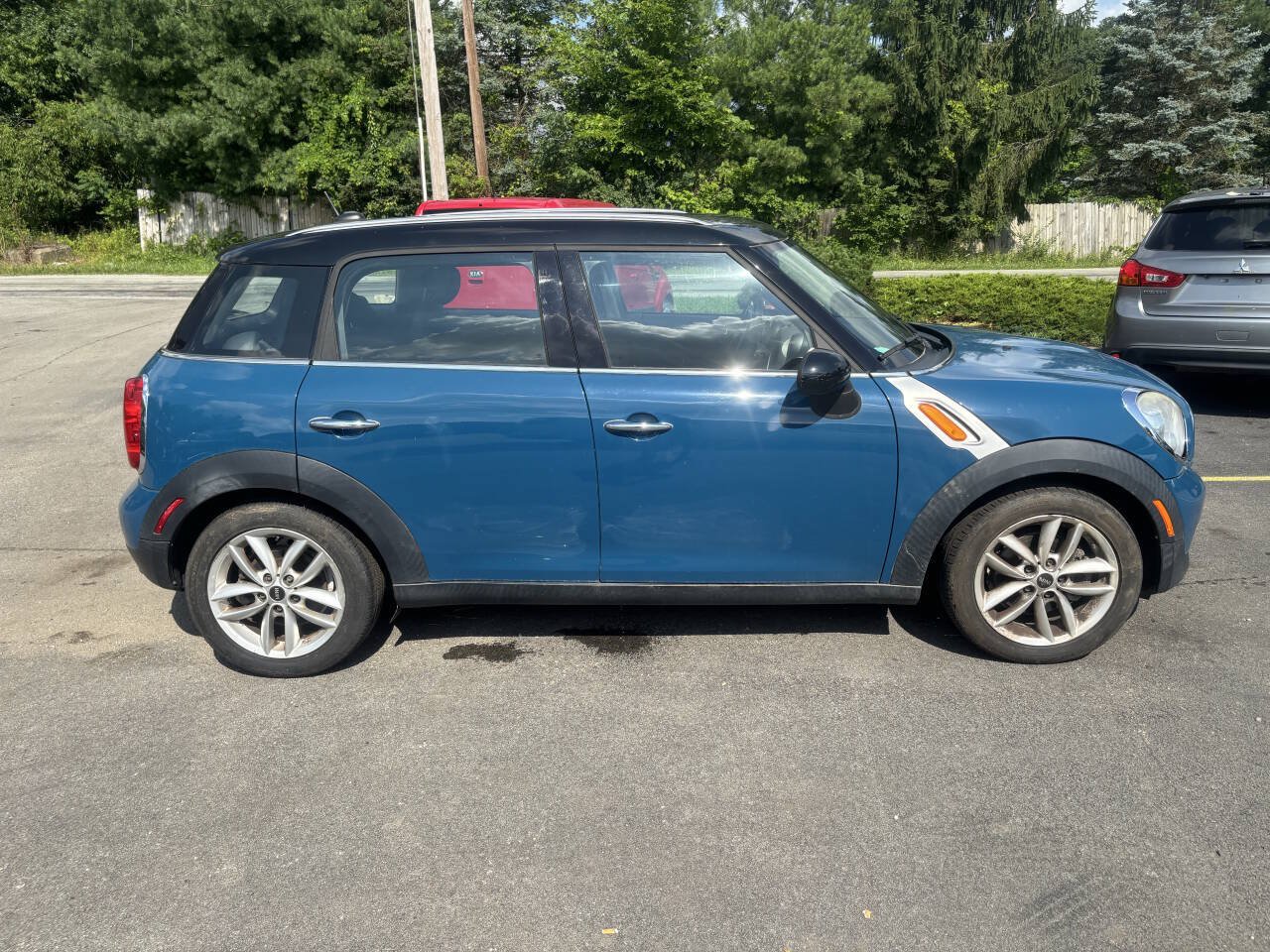 Used 2012 MINI Cooper Countryman FWD image 4