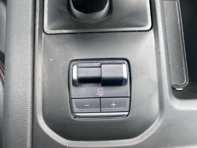 Used 2024 GMC Sierra 1500 AT4 w/ Technology Package image 17