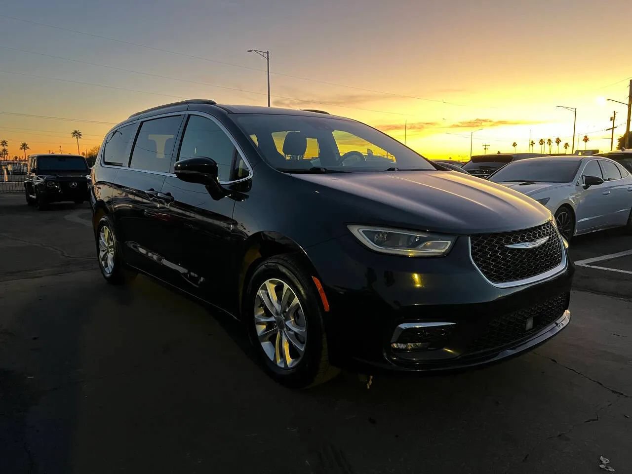 Used 2022 Chrysler Pacifica Touring AWD/4WD image 7