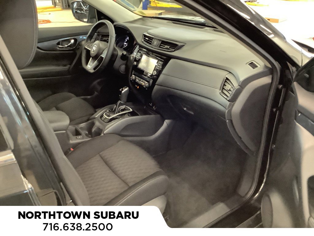 Used 2020 Nissan Rogue SV AWD/4WD image 15