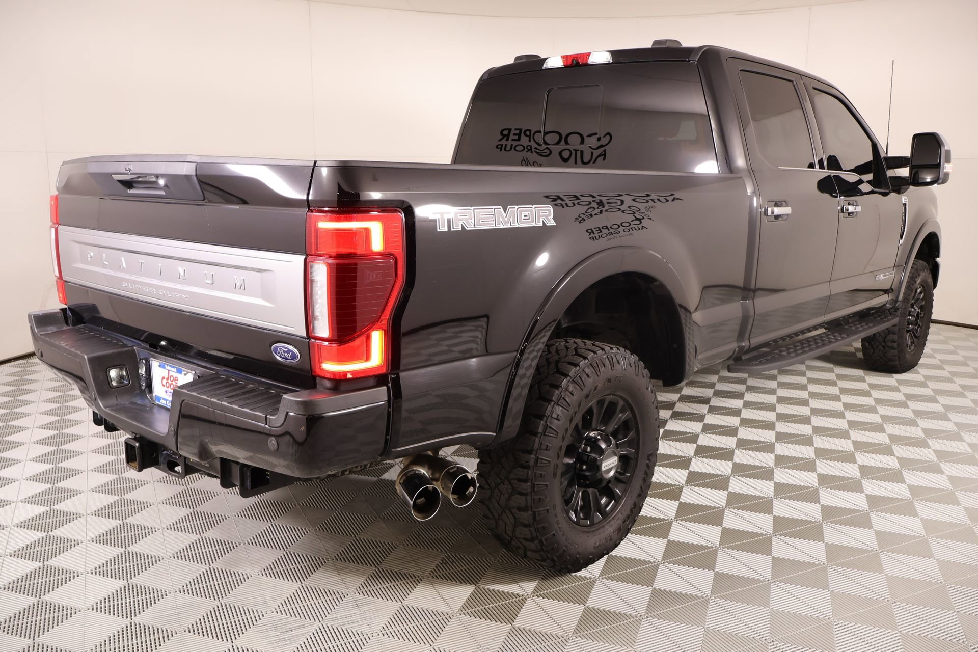 Used 2022 Ford F250 Platinum w/ Tremor Off-Road Package AWD/4WD image 23