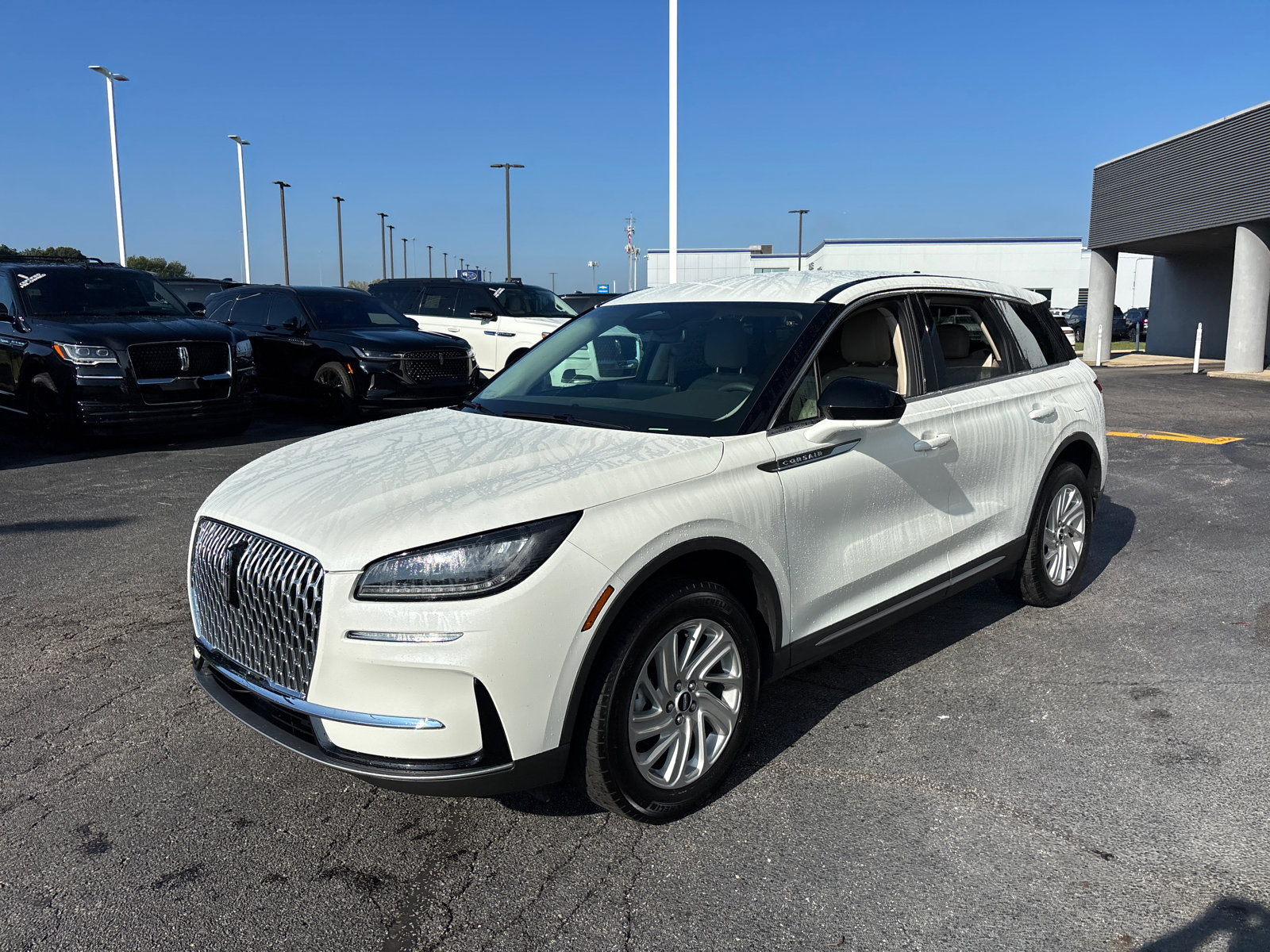 Certified 2023 Lincoln Corsair AWD image 3