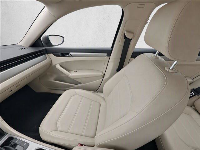 Used 2020 Volkswagen Passat 2.0T SE FWD image 24