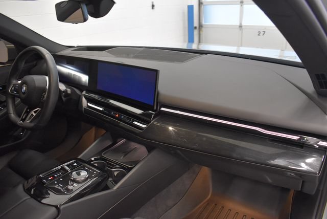 Used 2024 BMW 530i xDrive w/ M Sport Package AWD/4WD image 18