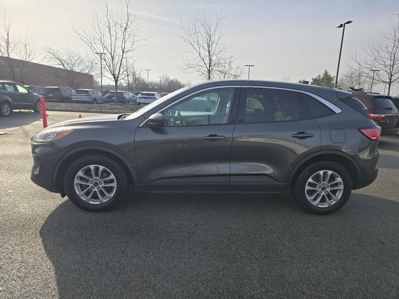 Used 2020 Ford Escape SE image 3