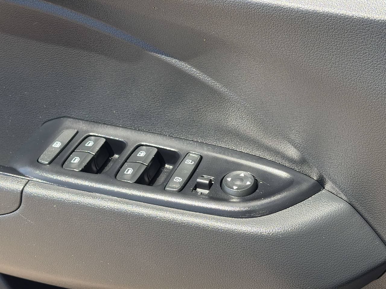 Used 2023 Hyundai Venue SE FWD image 20