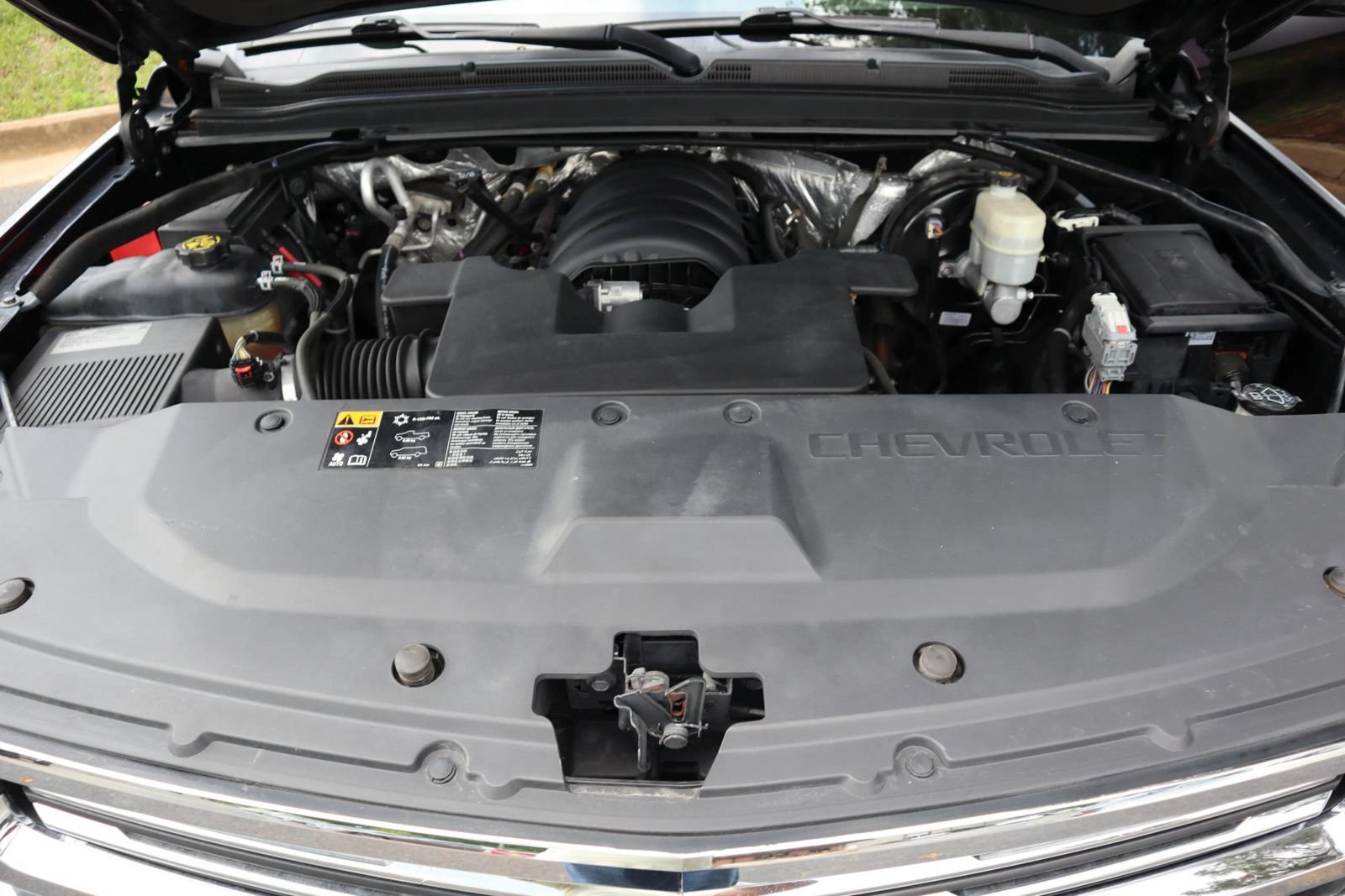 Used 2015 Chevrolet Suburban LTZ RWD image 48