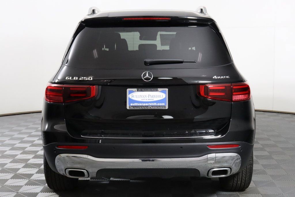 New 2025 Mercedes-Benz GLB 250 4MATIC image 9