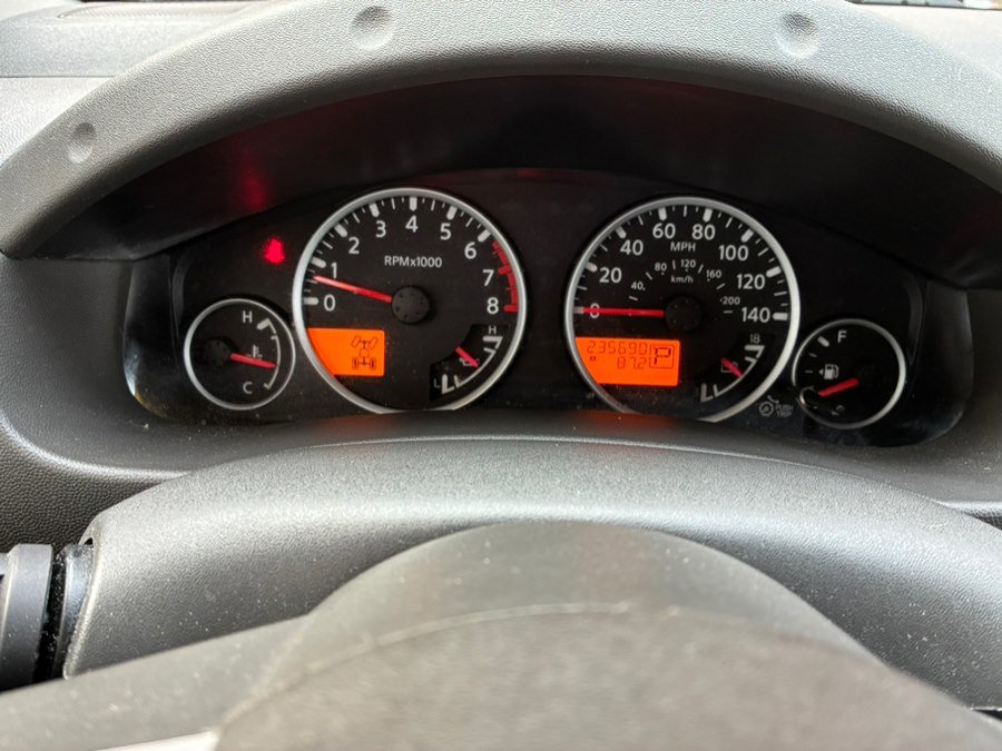 Used 2012 Nissan Pathfinder SV AWD/4WD image 18