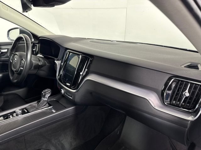 Used 2019 Volvo S60 T6 Momentum w/ Multimedia Package AWD/4WD image 32