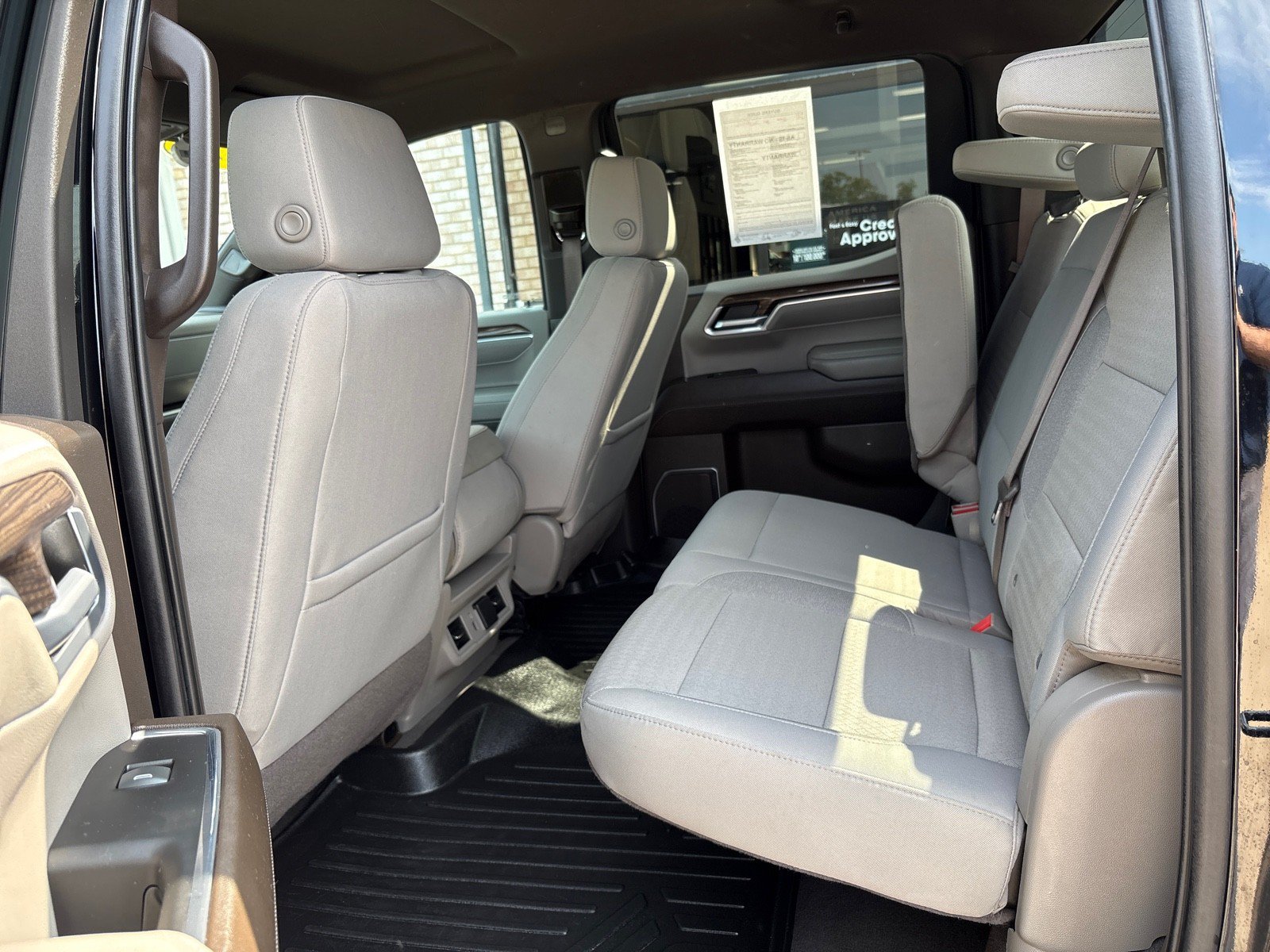 Used 2022 Chevrolet Silverado 1500 LT AWD/4WD image 4