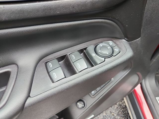 Used 2018 Chevrolet Equinox Premier FWD image 24