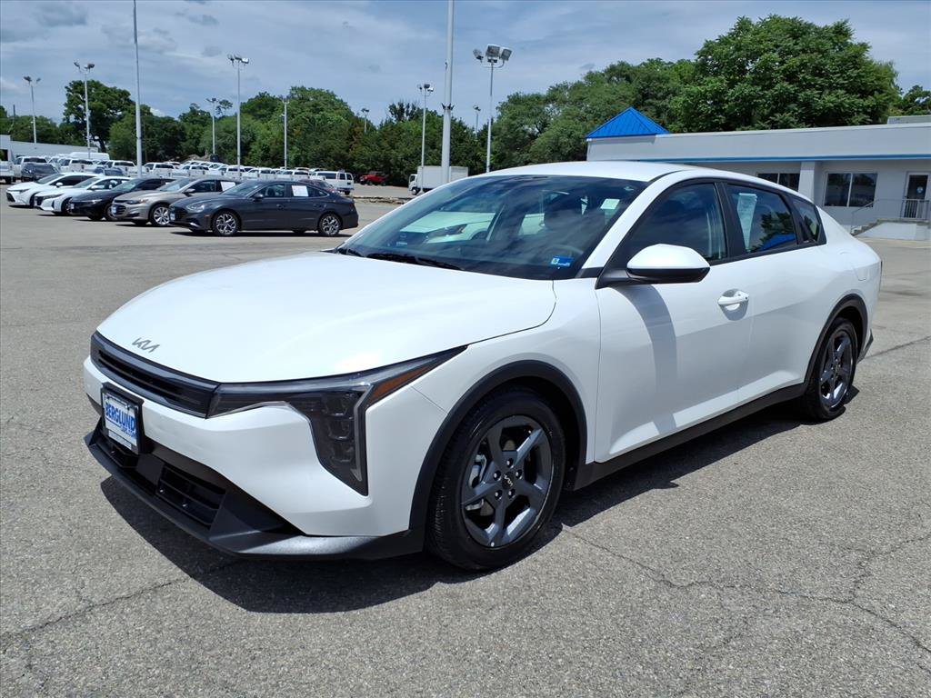 Used 2025 Kia K4 FWD image 8