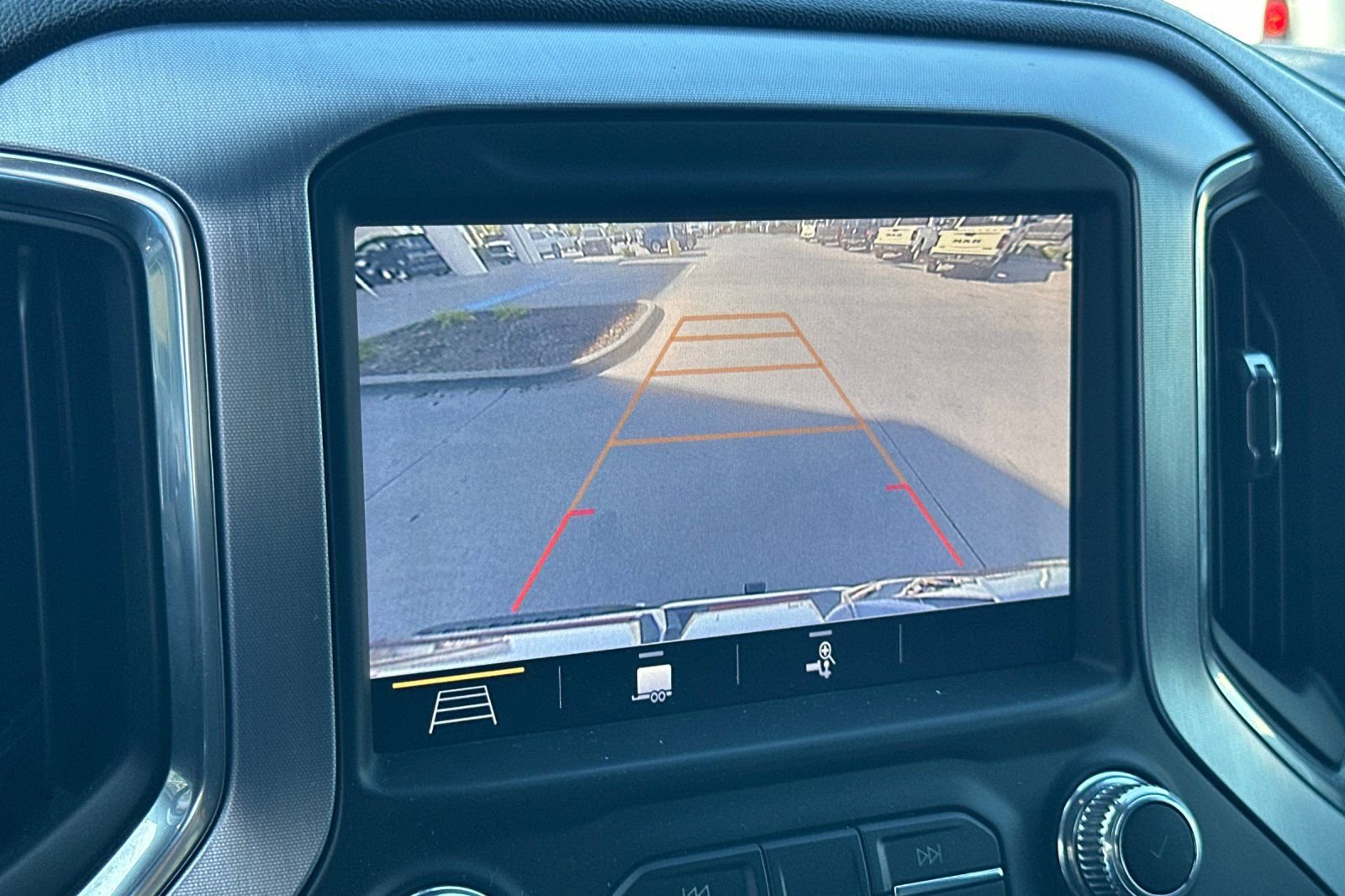 Used 2019 GMC Sierra 1500 SLT w/ SLT Premium Plus Package AWD/4WD image 19