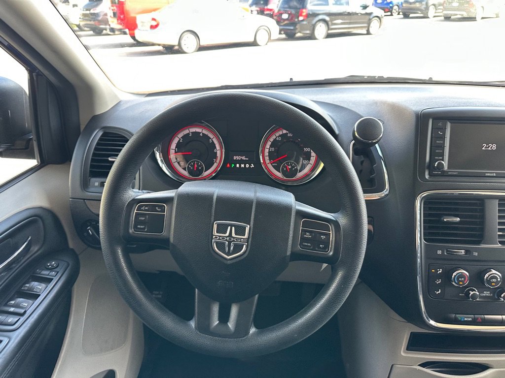 Used 2018 Dodge Grand Caravan SE w/ UConnect Hands-Free Group FWD image 21