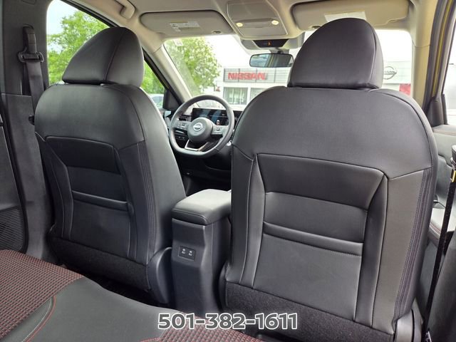 Used 2025 Nissan Kicks SR FWD image 17