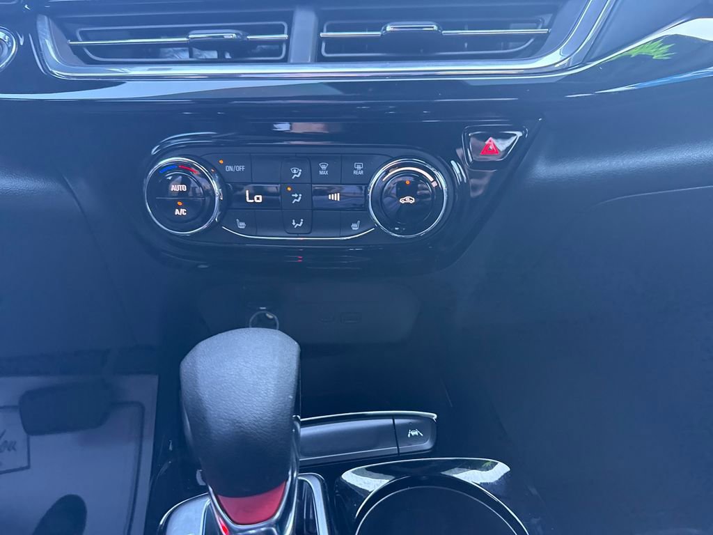 Used 2025 Chevrolet Trax RS image 21