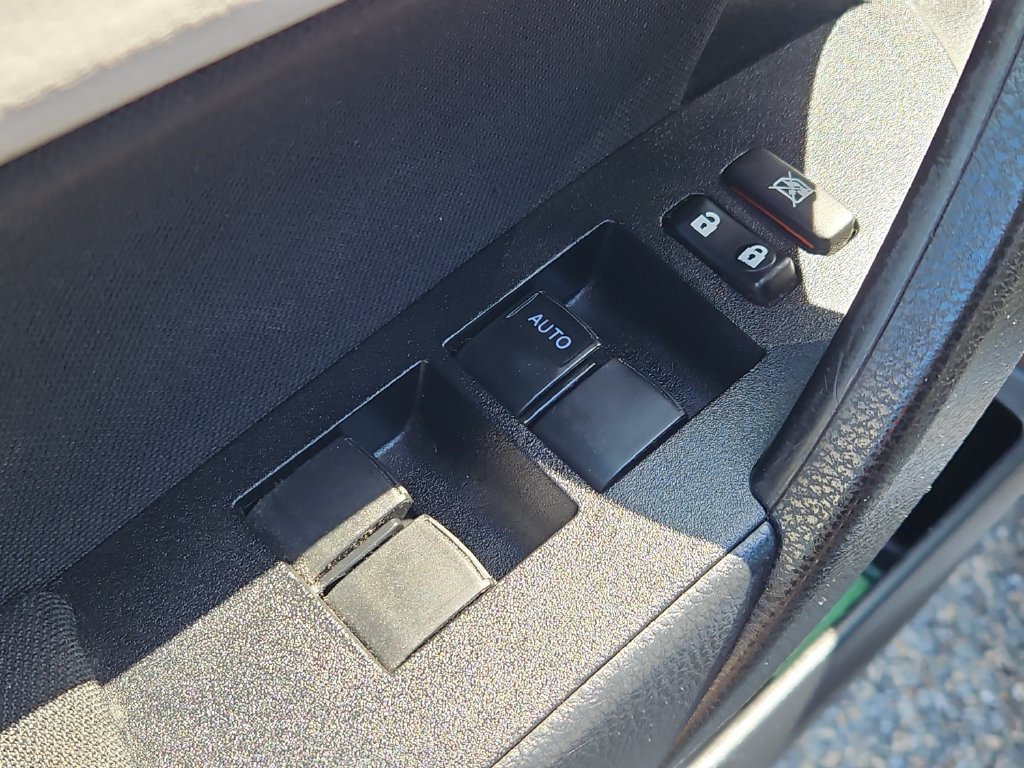Used 2019 Toyota Corolla LE FWD image 21