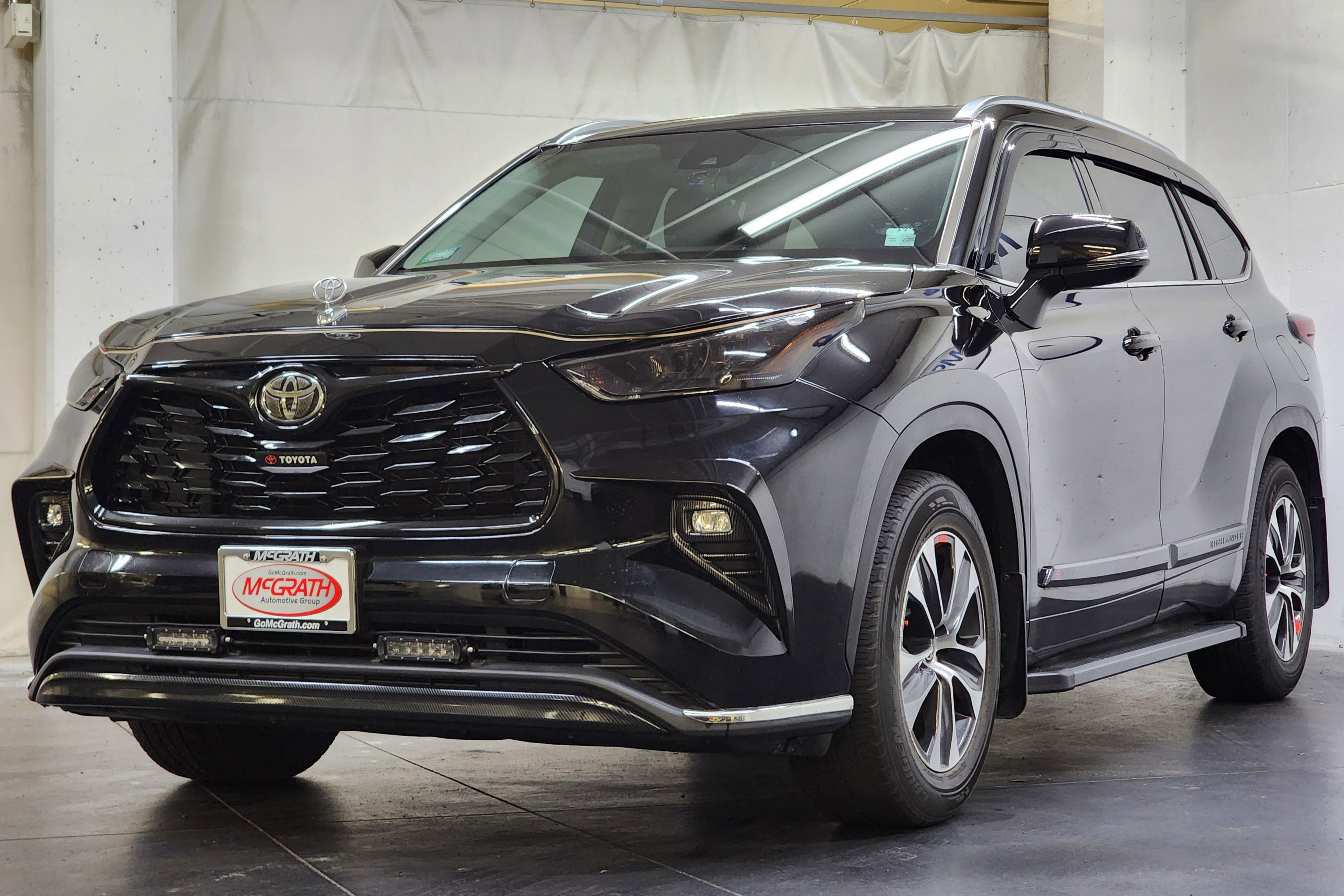 Used 2020 Toyota Highlander XLE FWD image 11
