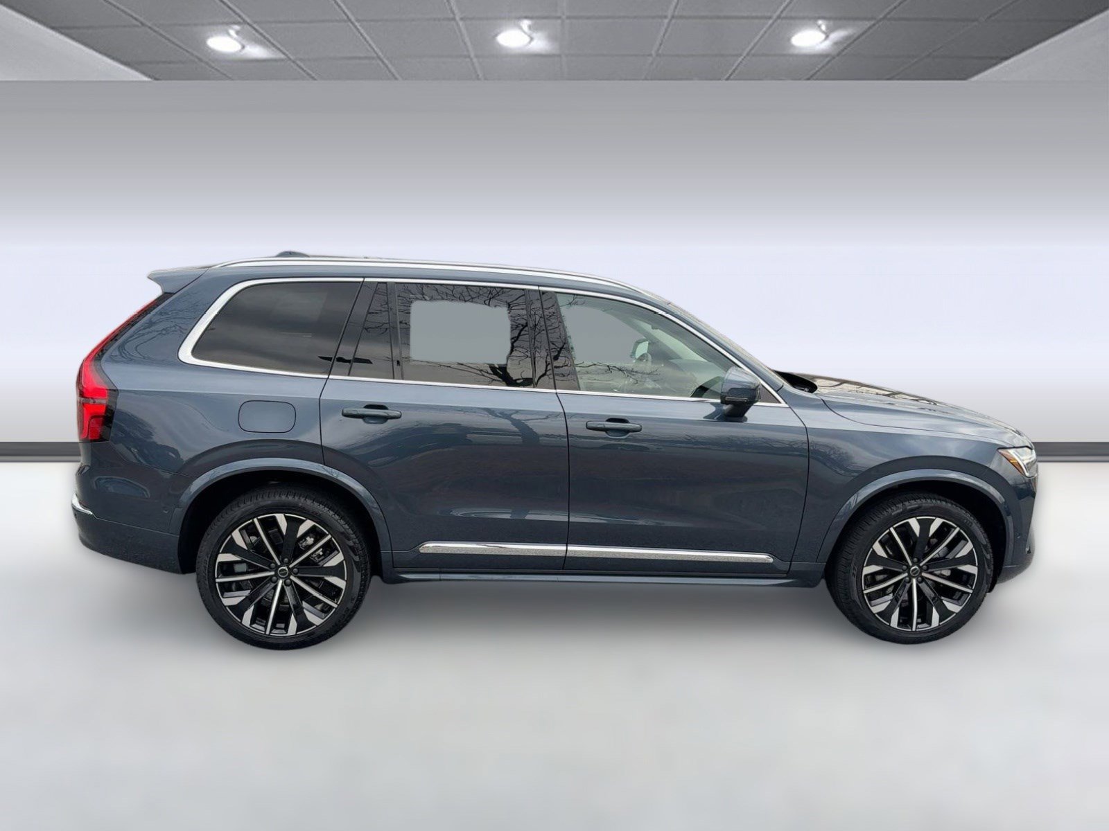 Certified 2025 Volvo XC90 B6 Plus image 8