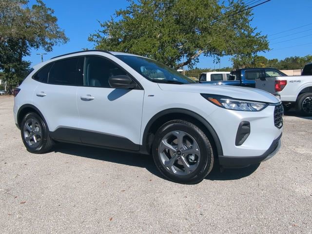New 2026 Ford Escape ST-Line w/ Tech Pack #1 FWD image 2