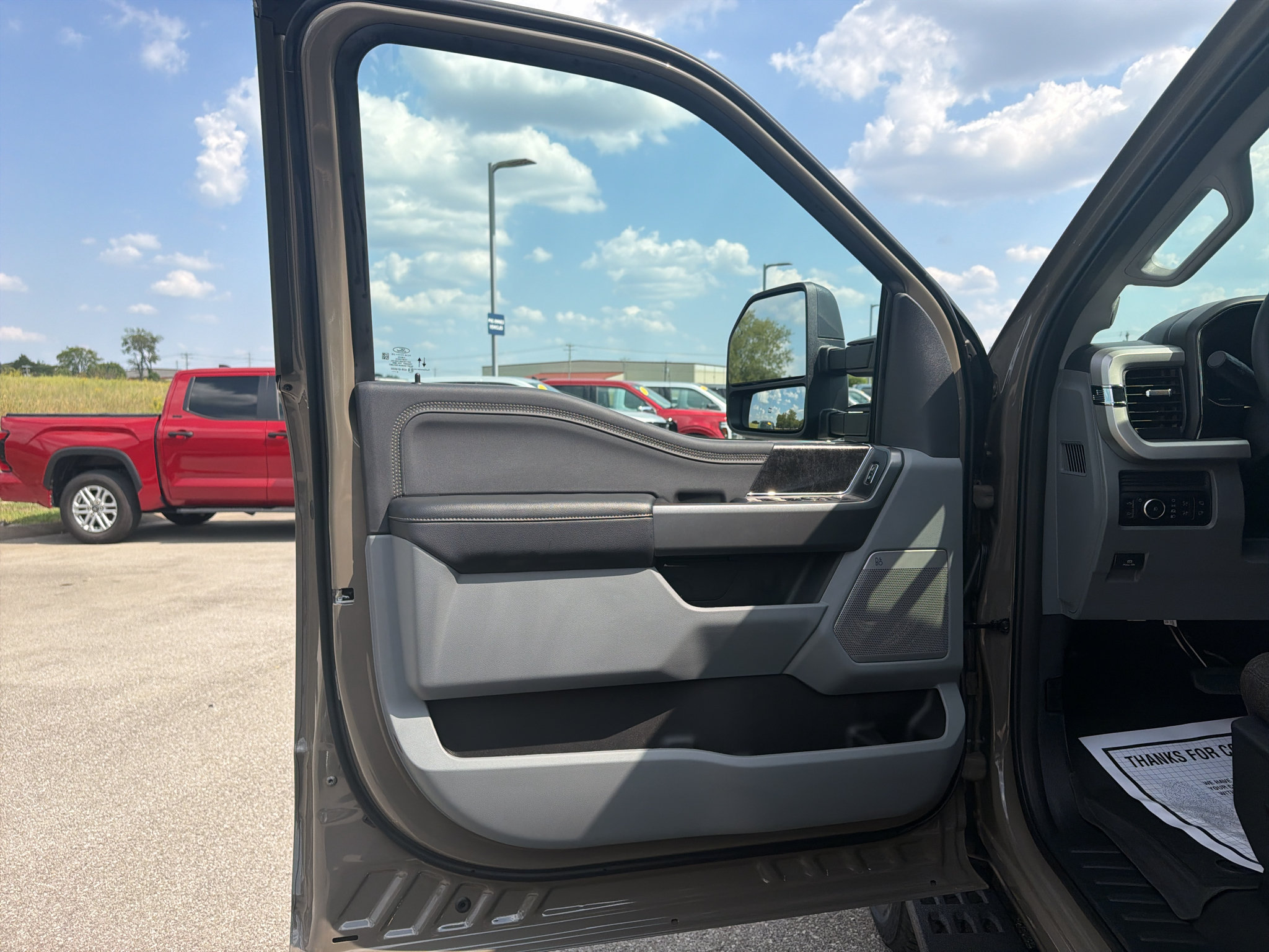 New 2027 Ford F250 XLT w/ XLT Premium Package AWD/4WD image 9