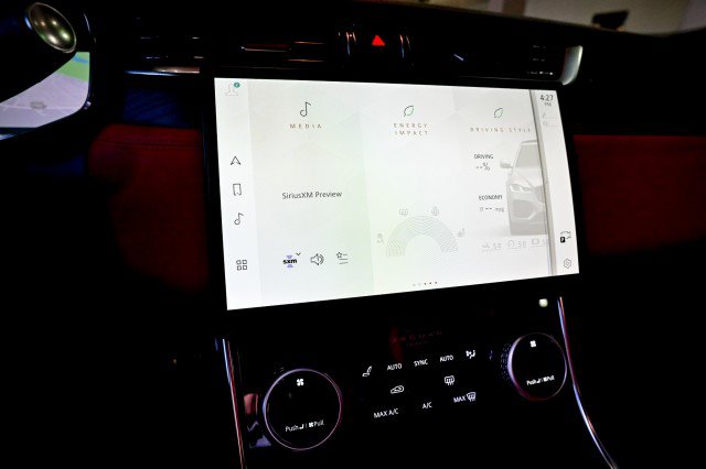 Used 2024 Jaguar XF R-Dynamic SE image 41