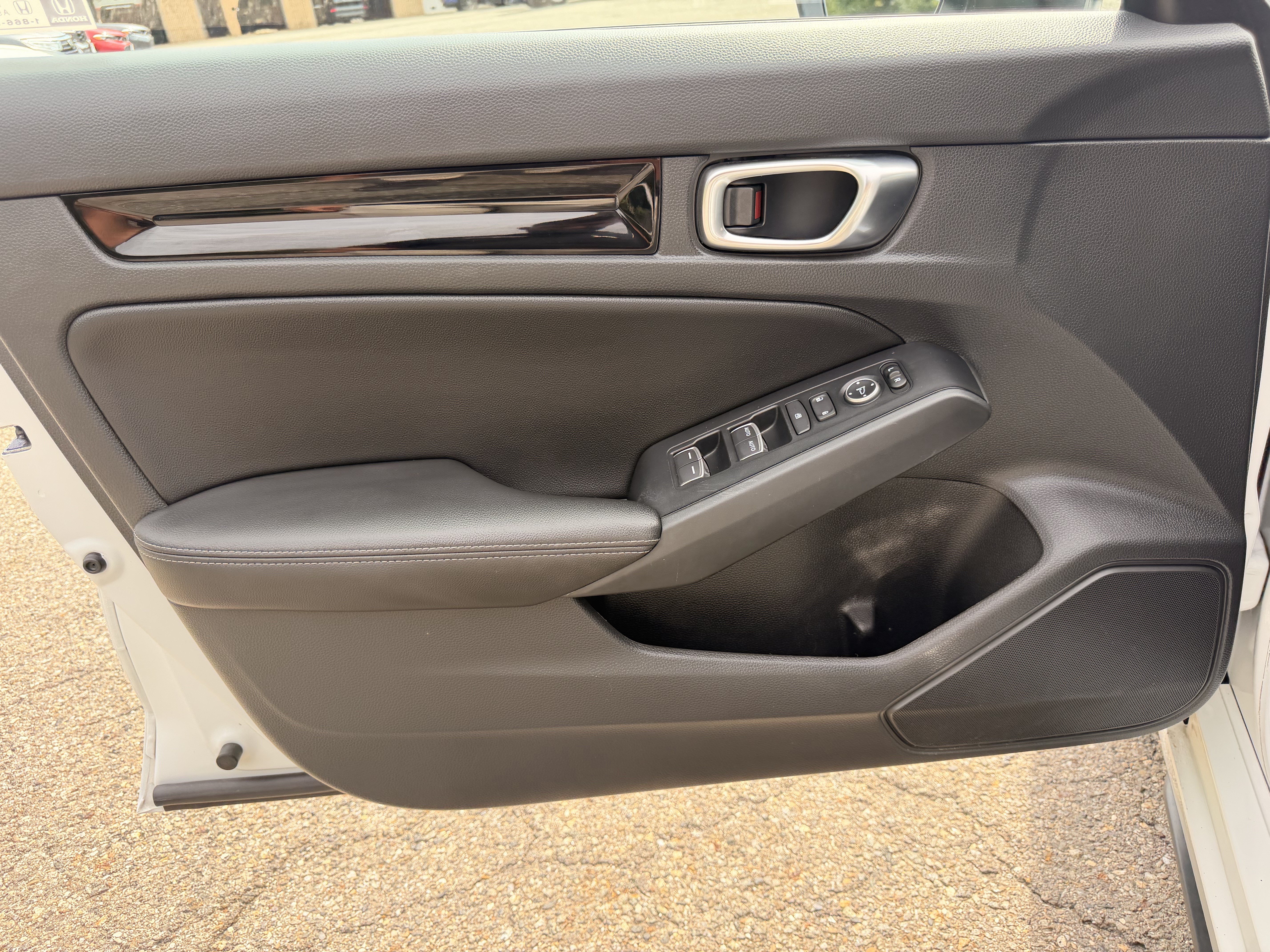 Used 2024 Honda Civic EX-L image 12