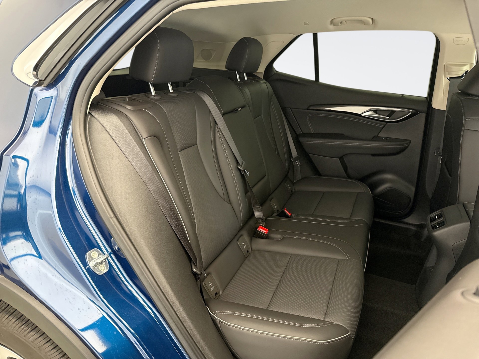 Used 2023 Buick Envision Essence AWD/4WD image 17