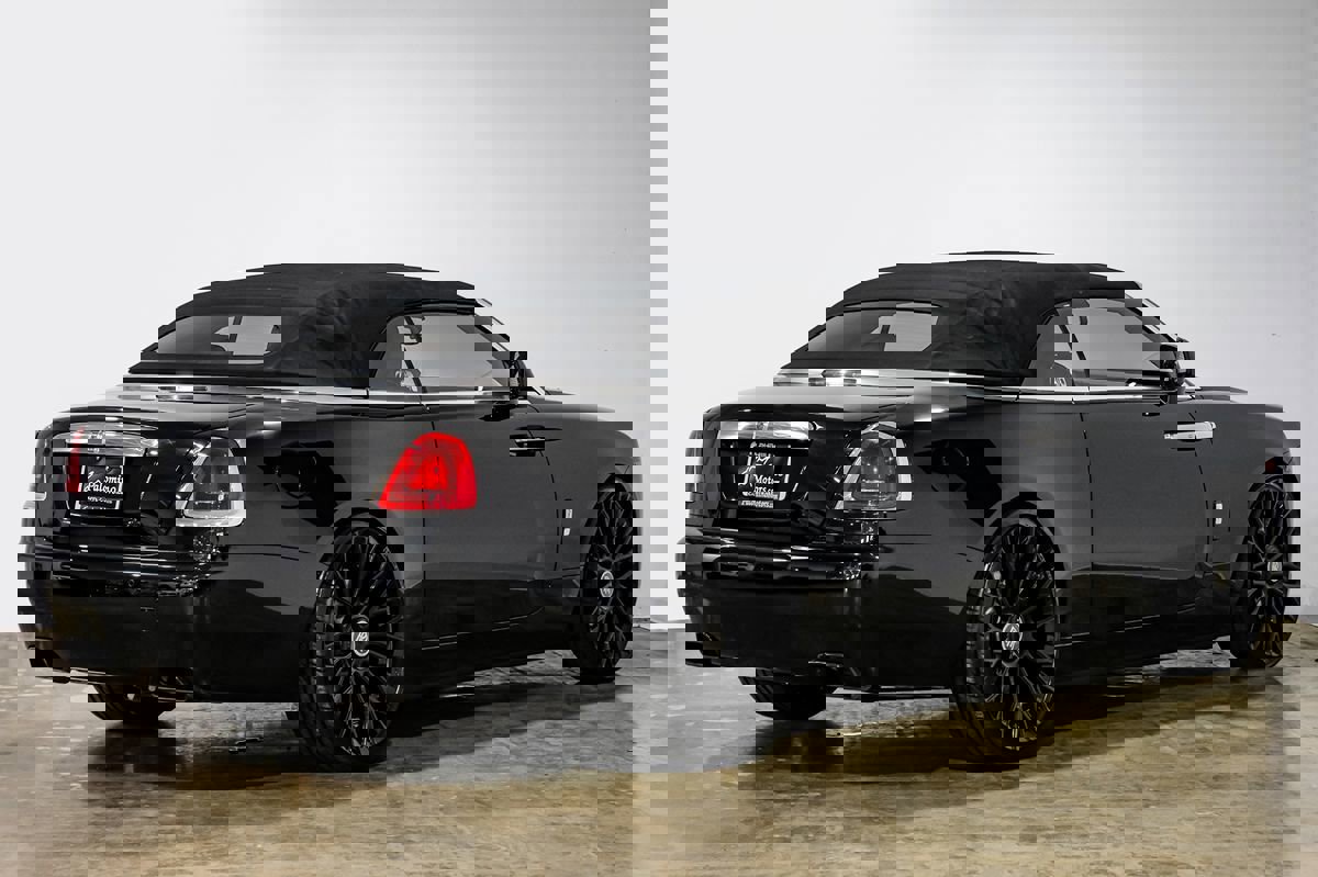 Used 2016 Rolls-Royce Dawn image 11