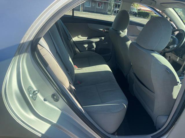 Used 2013 Toyota Corolla LE FWD image 11