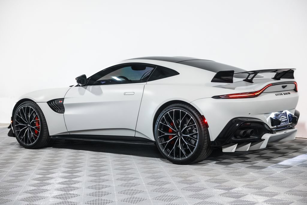 Used 2023 Aston Martin V8 Vantage Coupe RWD image 17