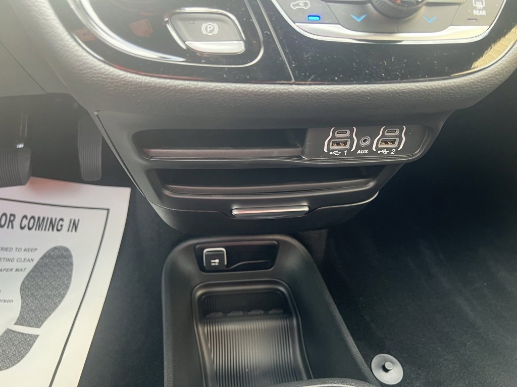New 2025 Chrysler Pacifica Select image 19