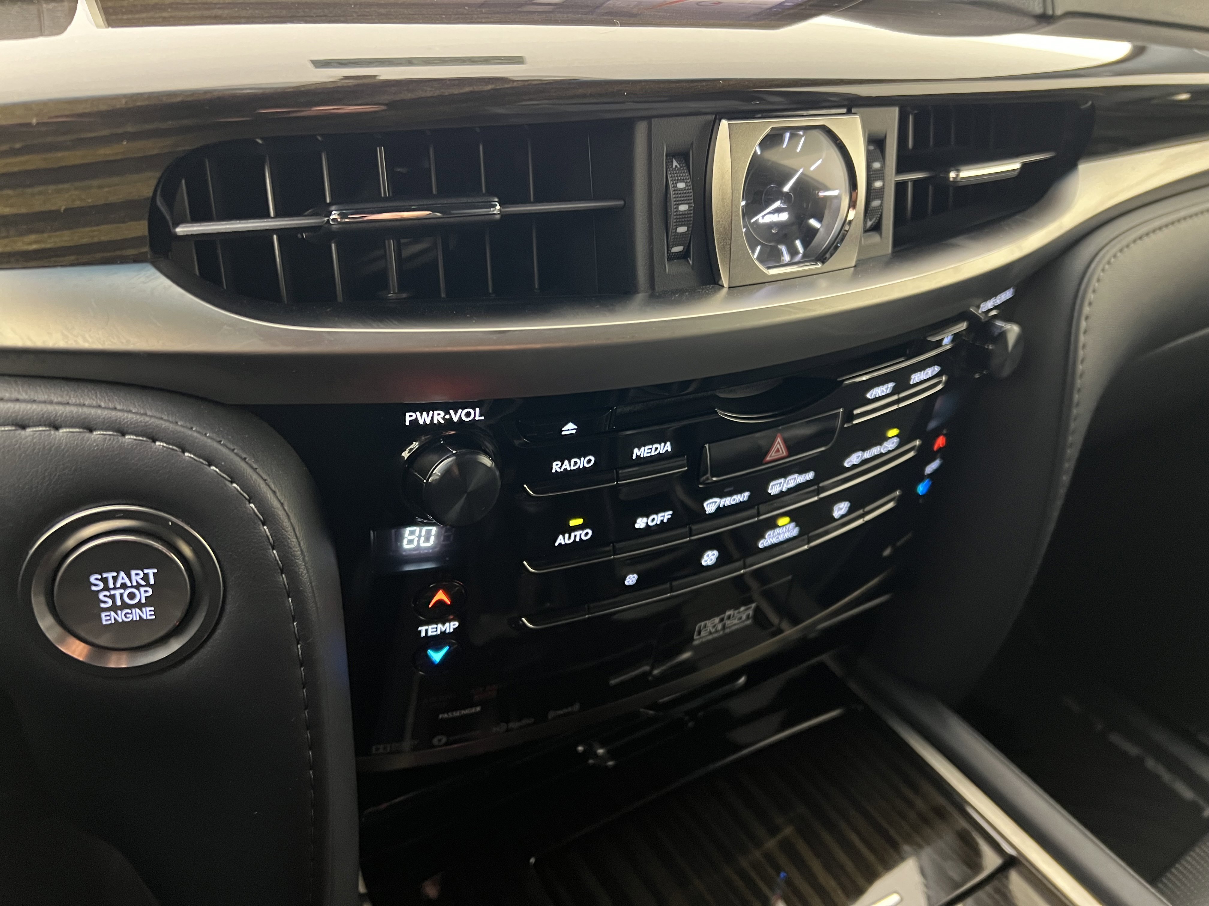 Used 2021 Lexus LX 570 4WD w/ Sport Package image 34