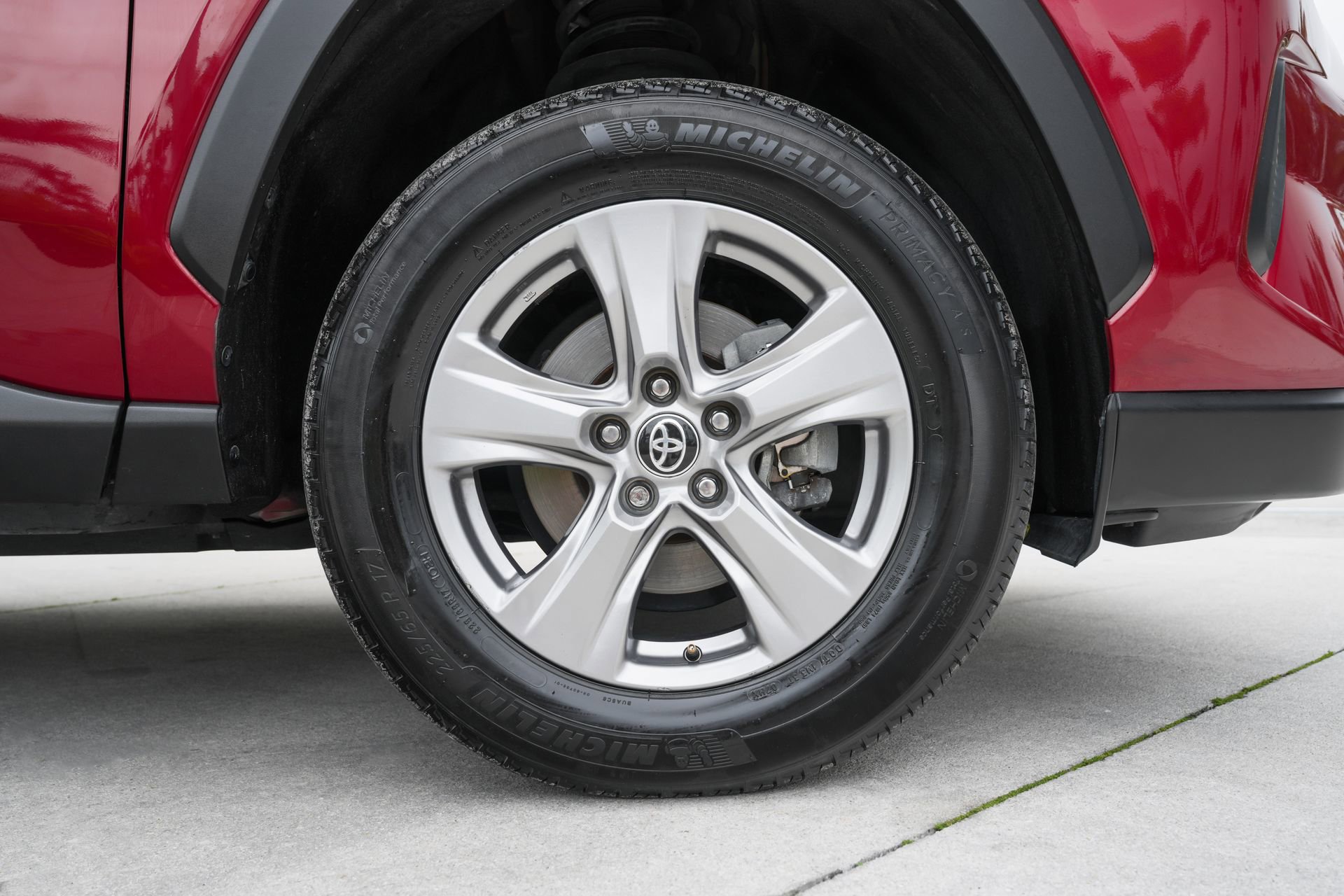 Used 2023 Toyota RAV4 XLE image 28