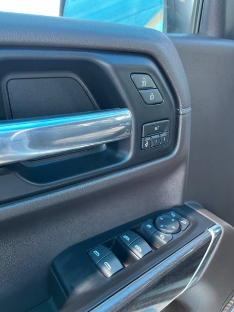 Used 2019 Chevrolet Silverado 1500 LTZ w/ LTZ Texas Edition AWD/4WD image 13