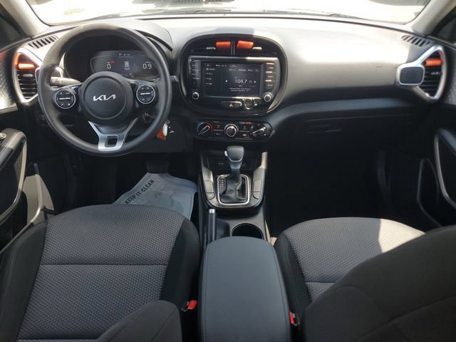 Used 2023 Kia Soul LX w/ LX Technology Package FWD image 15