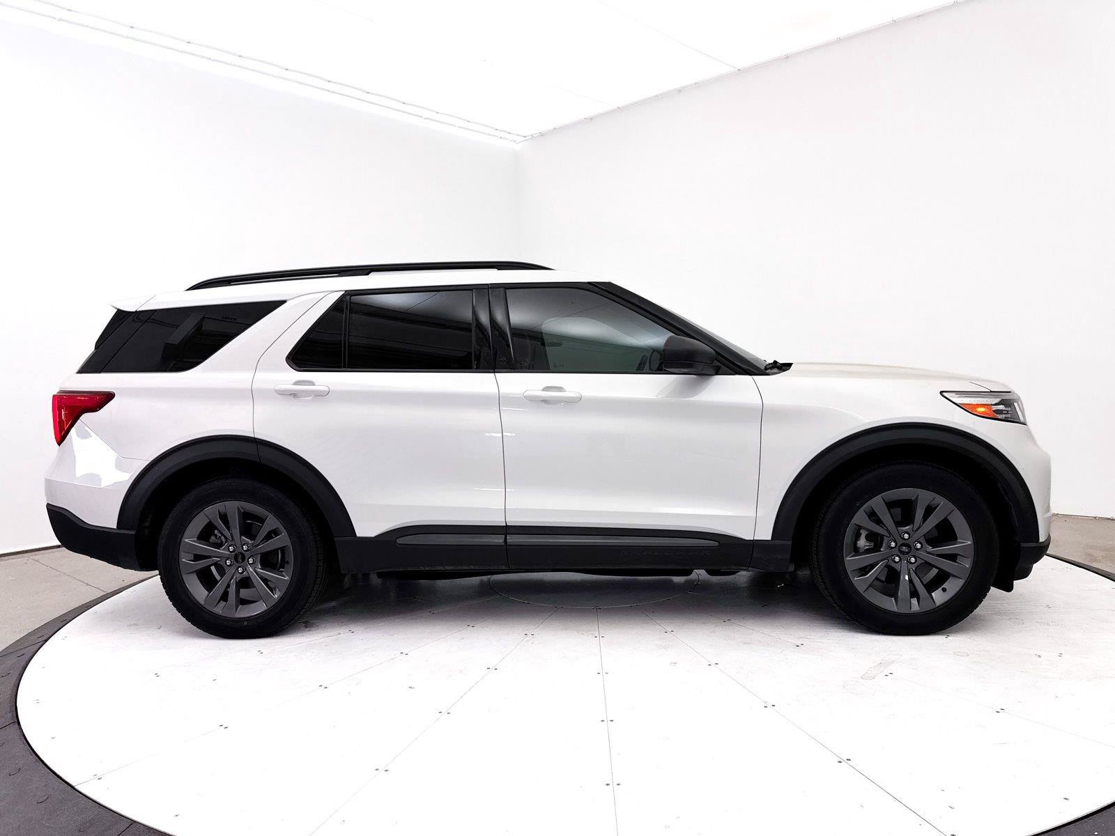 Used 2021 Ford Explorer XLT w/ Equipment Group 202A RWD image 40