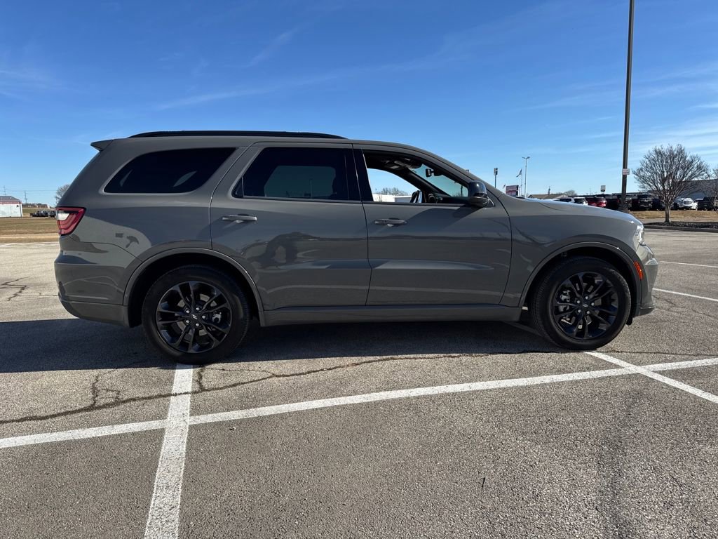 Used 2024 Dodge Durango SXT w/ SXT Blacktop Group image 8