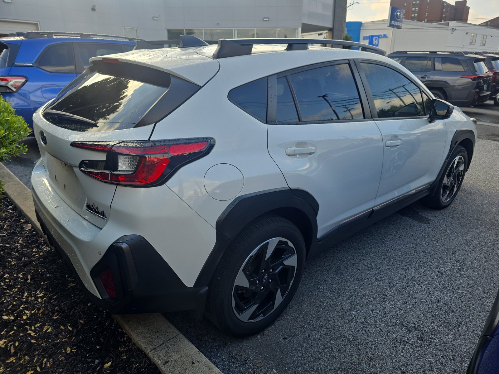 Used 2024 Subaru Crosstrek 2.5i Limited w/ Crosstrek Mirror Package AWD/4WD image 4
