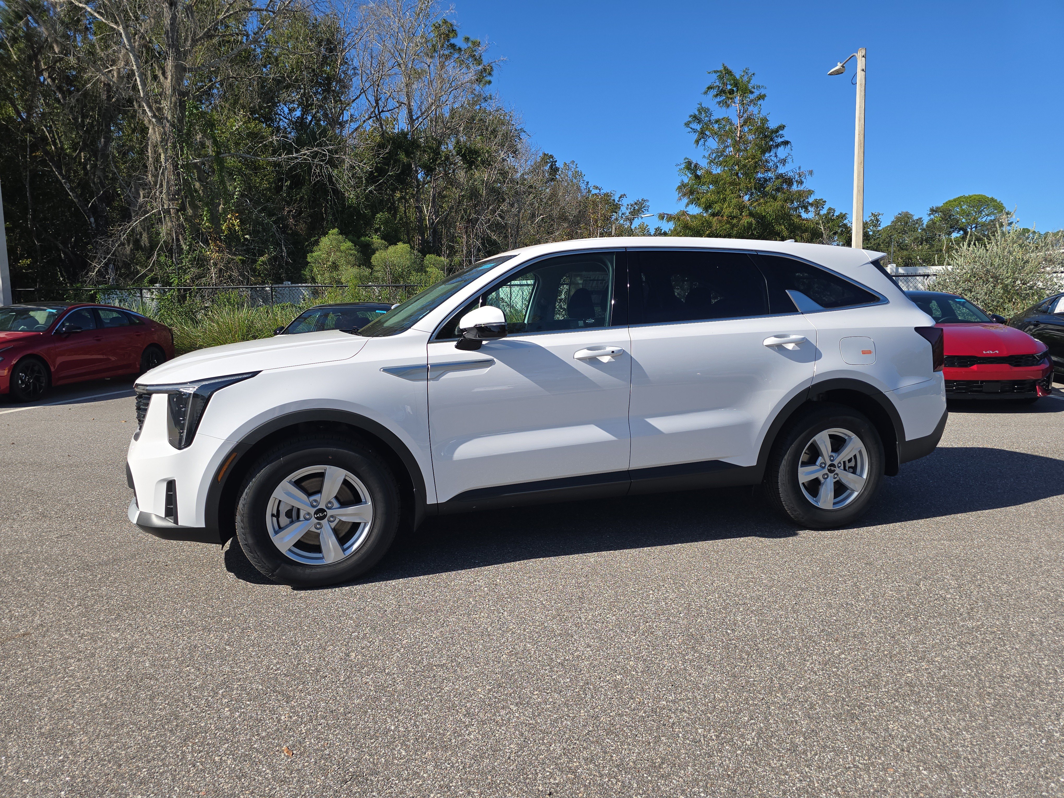 New 2026 Kia Sorento LX FWD image 4