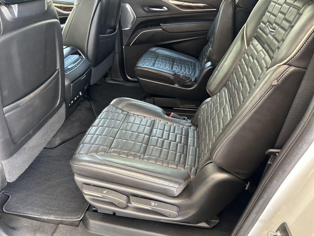 Used 2022 Cadillac Escalade ESV Sport Platinum w/ LPO, ONYX Package AWD/4WD image 27