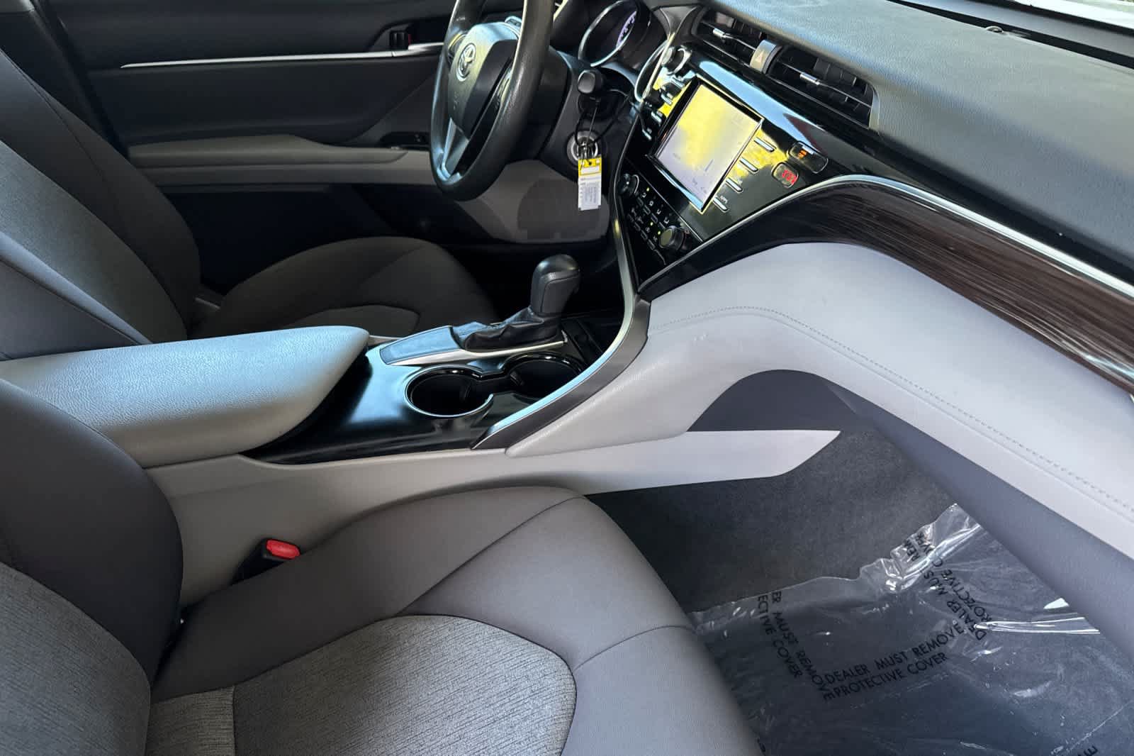 Used 2018 Toyota Camry LE FWD image 15
