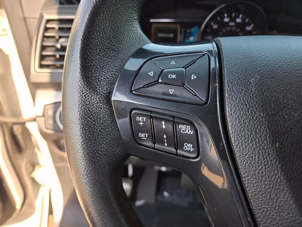 Used 2018 Ford Explorer XLT w/ Equipment Group 202A AWD/4WD image 21