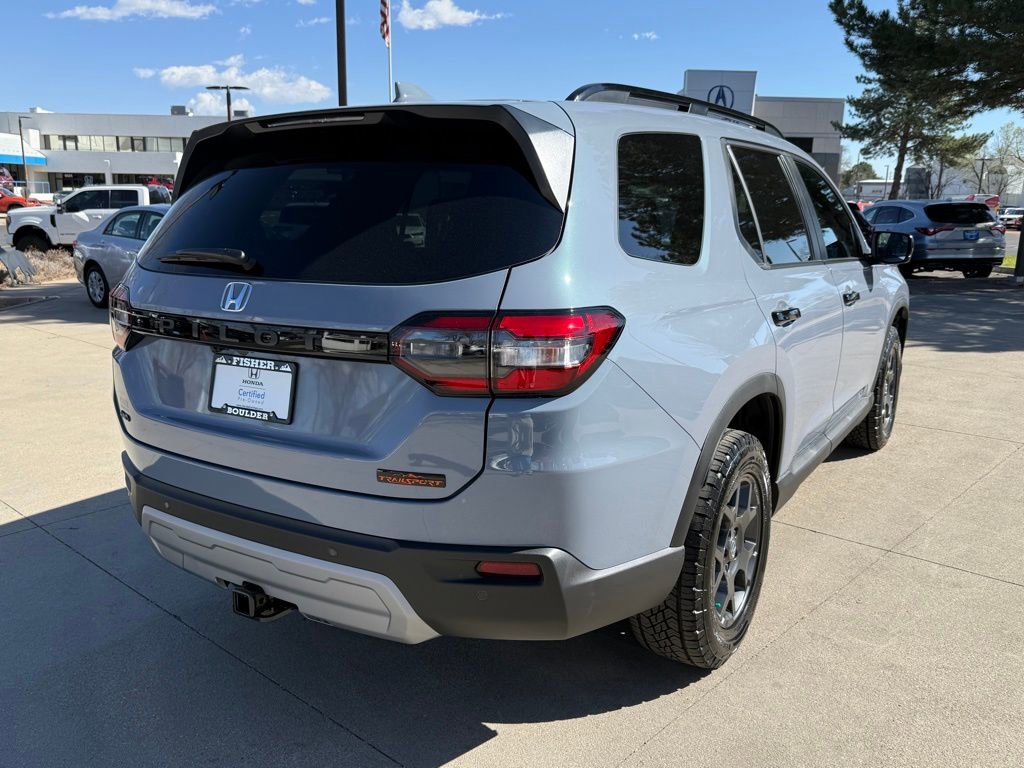 Certified 2025 Honda Pilot TrailSport image 5