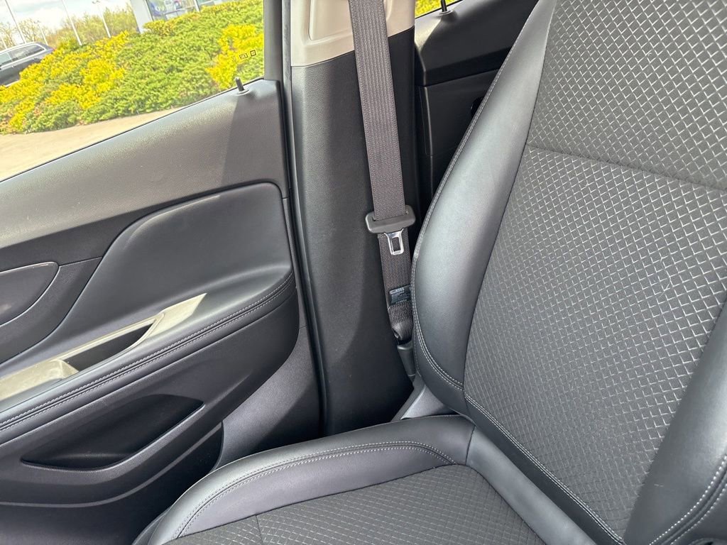 Used 2019 Buick Encore Sport Touring w/ Safety Package AWD/4WD image 30