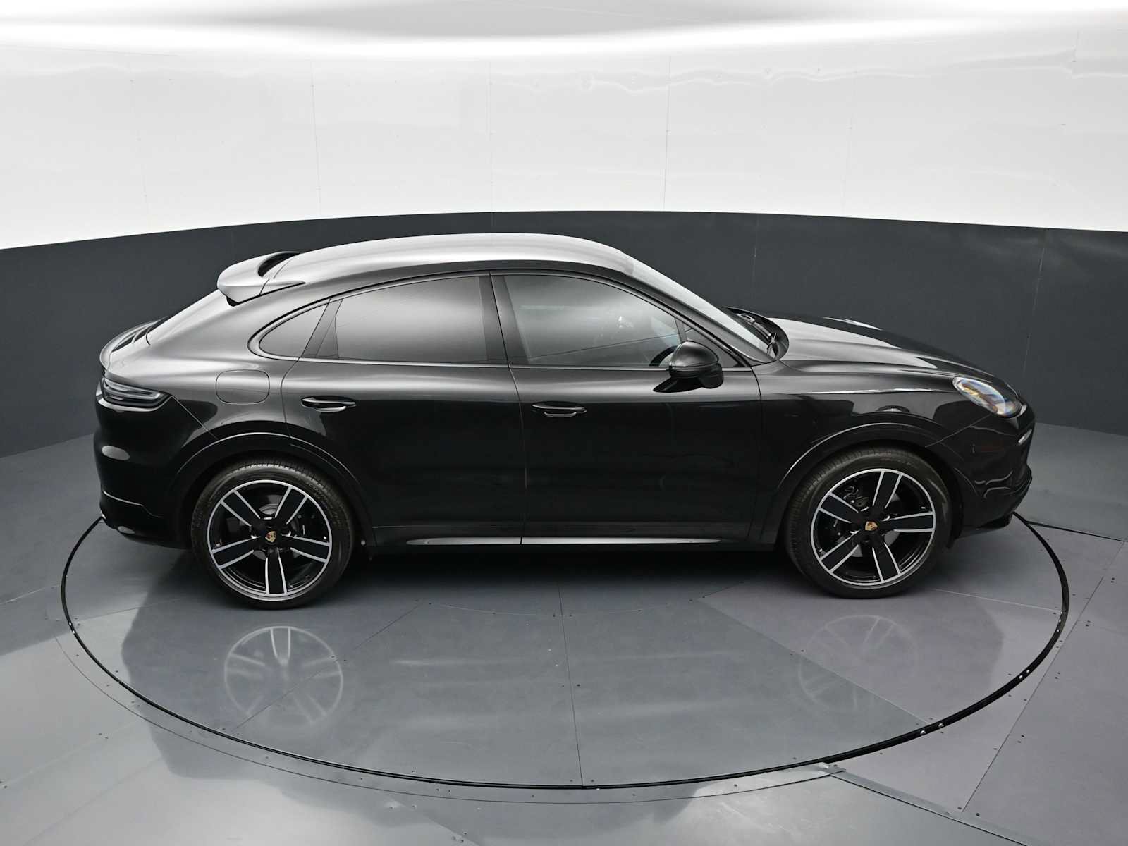 Certified 2023 Porsche Cayenne GTS AWD/4WD image 37