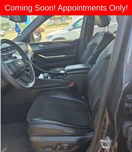 Used 2023 Jeep Grand Cherokee L Laredo AWD/4WD image 3