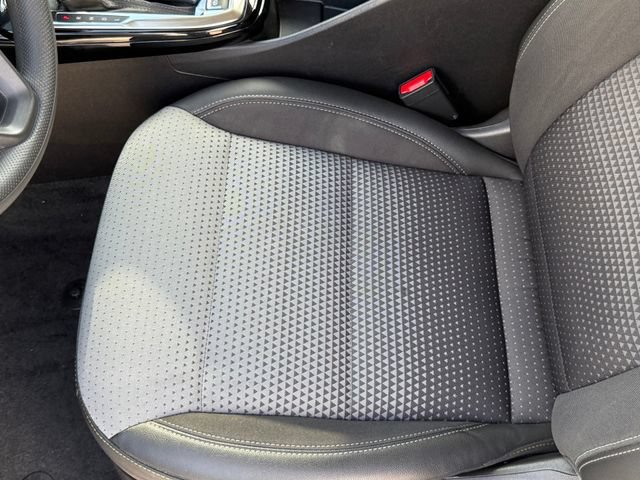 Used 2025 Chevrolet Trax LT FWD image 12